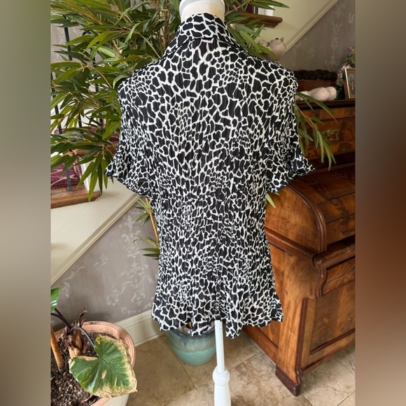 Sunny Leigh ladies NWOT Animal, print button down blouse 2X great travel top top - Picture 8 of 11